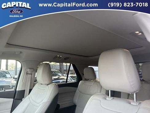 Used 2020 Ford Explorer Platinum w/ Premium Technology Package image 21