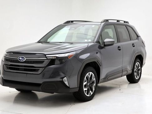 Used 2025 Subaru Forester Premium w/ Convenience Package #1 AWD/4WD image 2