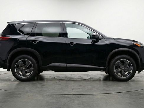 Used 2025 Nissan Rogue SV AWD/4WD image 11