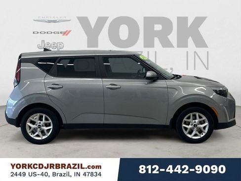 Used 2023 Kia Soul LX w/ LX Technology Package FWD image 6
