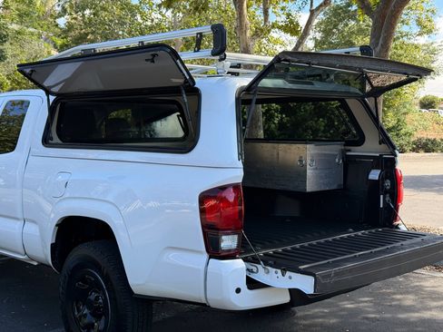 Used 2022 Toyota Tacoma SR RWD image 34