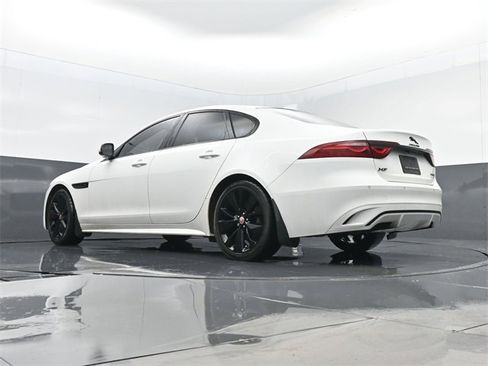 Used 2022 Jaguar XF R-Dynamic SE image 25