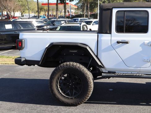 Used 2023 Jeep Gladiator Sport image 5