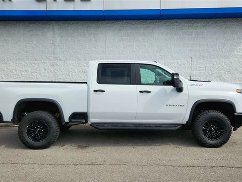 New 2026 Chevrolet Silverado 2500 ZR2 image 1