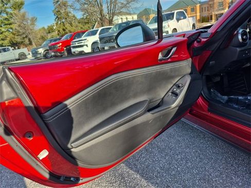 Used 2025 MAZDA MX-5 Miata RF Grand Touring image 11