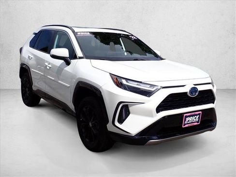 Used 2022 Toyota RAV4 SE w/ Convenience Package AWD/4WD image 6