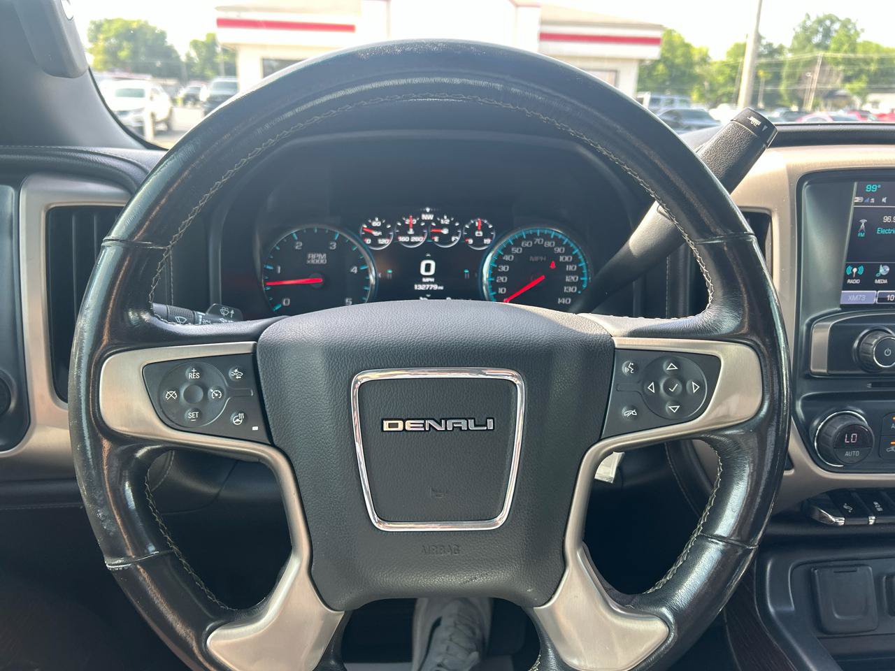 Used 2019 GMC Sierra 2500 Denali w/ Duramax Plus Package AWD/4WD image 10