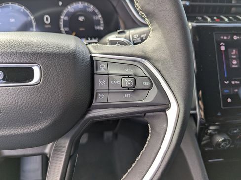 New 2025 Jeep Grand Cherokee Altitude RWD image 23