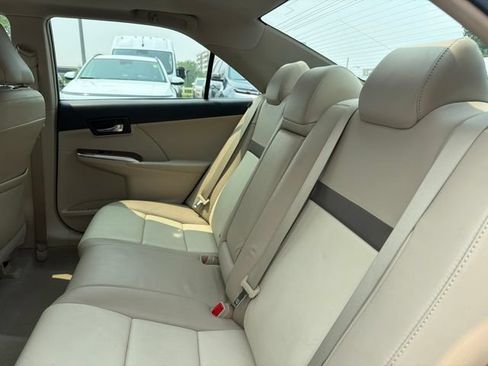 Used 2012 Toyota Camry XLE w/ Leather Pkg FWD image 20