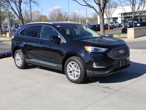 Used 2024 Ford Edge SEL w/ Convenience Package image 2
