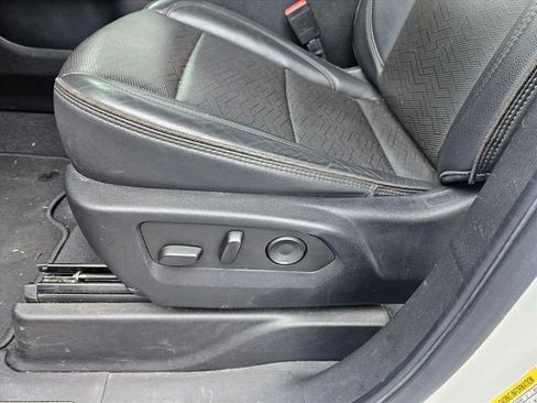 Used 2022 Chevrolet Suburban High Country image 23