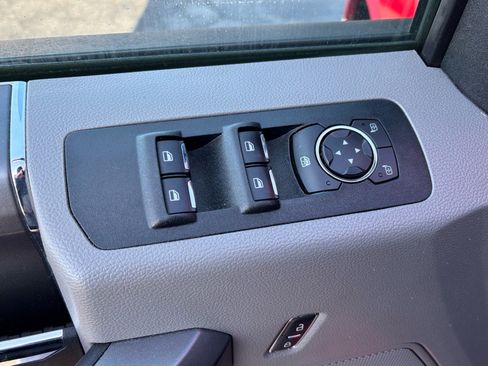 Used 2018 Ford F150 XLT w/ Equipment Group 302A Luxury image 8