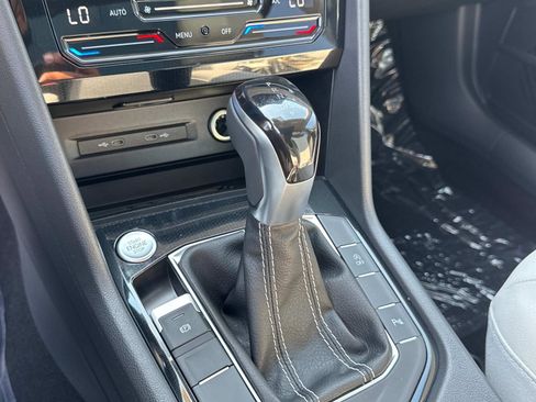 New 2025 Volkswagen Taos SE image 22