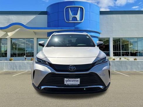 Used 2022 Toyota Venza XLE AWD/4WD image 6