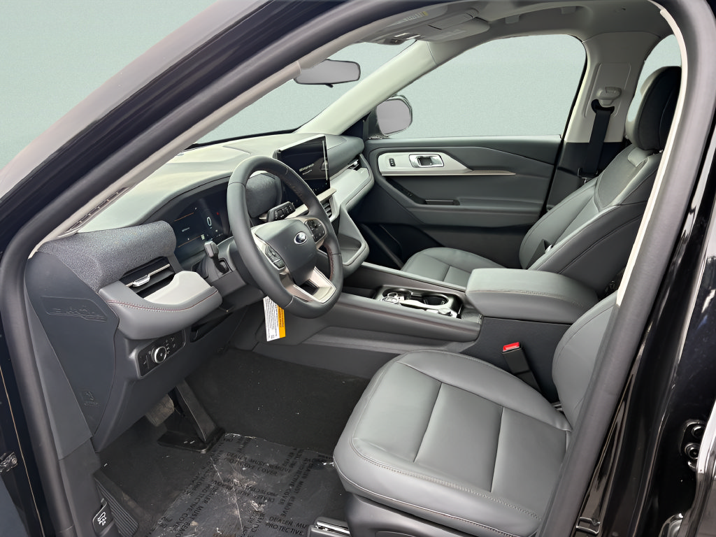 Used 2026 Ford Explorer Active w/ Active Comfort Package AWD/4WD image 4