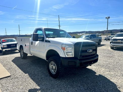 Used 2012 Ford F250 XL w/ Camper Pkg image 4
