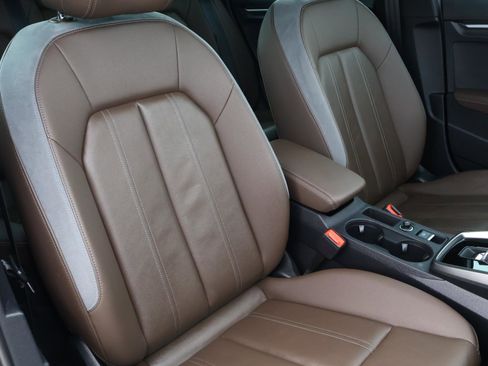 Used 2023 Chrysler 300 Touring L w/ Popular Equipment Group image 47