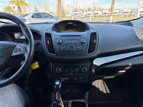 Used 2018 Ford Escape SE w/ SE Sport Appearance Package image 16