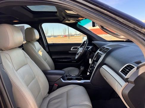 Used 2014 Ford Explorer XLT w/ Equipment Group 202A image 22