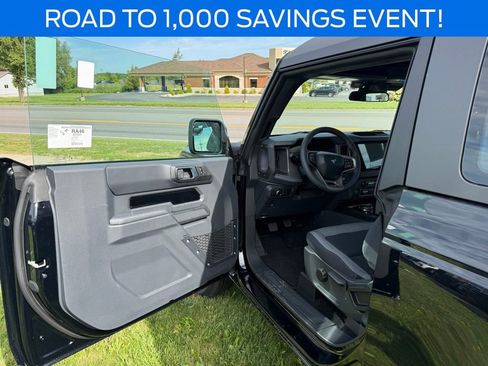 New 2025 Ford Bronco 2-Door image 3