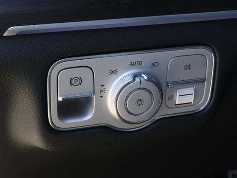 Used 2023 Mercedes-Benz GLE 450 4MATIC image 25