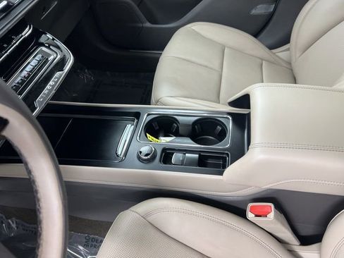 Certified 2023 Lincoln Corsair Standard w/ Equipment Group 101A image 15