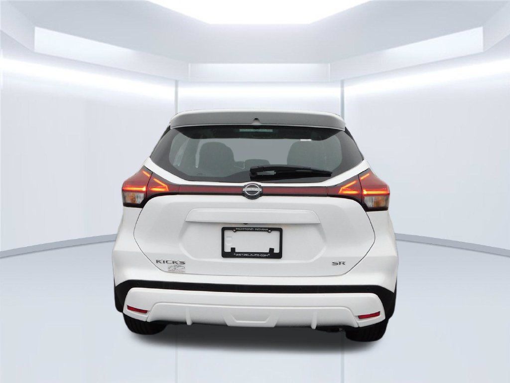 Used 2024 Nissan Kicks SR FWD image 4
