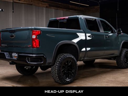 Used 2025 Chevrolet Silverado 1500 ZR2 w/ Technology Package image 10