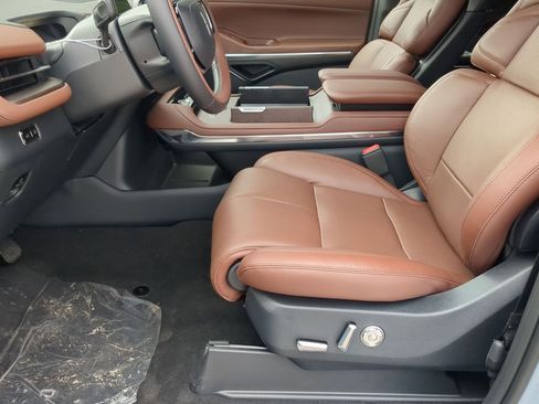 New 2026 Lincoln Navigator L Reserve AWD/4WD image 11