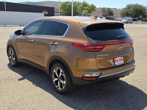 Used 2021 Kia Sportage LX image 3