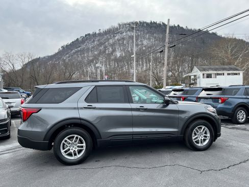 New 2026 Ford Explorer Active image 4