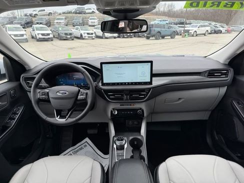 Used 2025 Ford Escape SE w/ PHEV Premium Package FWD image 16