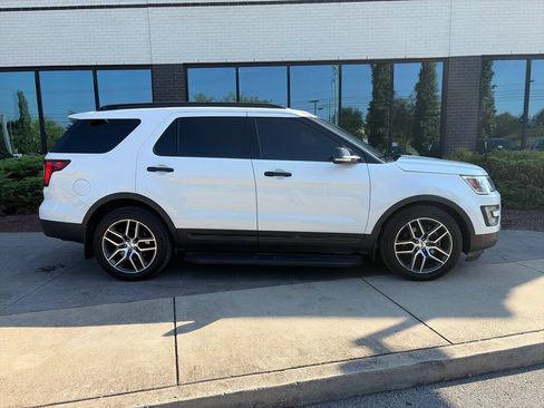 Used 2016 Ford Explorer Sport w/ Equipment Group 401A AWD/4WD image 4