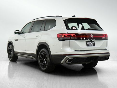 Used 2024 Volkswagen Atlas Peak Edition SEL AWD/4WD image 3