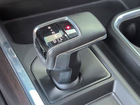 Used 2023 GMC Sierra 1500 SLT w/ SLT Premium Package AWD/4WD image 25