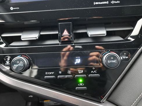 Used 2021 Toyota Camry XSE image 31