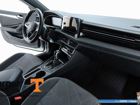 Used 2025 Volkswagen Jetta Sport FWD image 68
