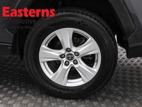 Used 2021 Toyota RAV4 LE image 33