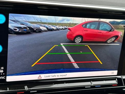 New 2025 Volkswagen Atlas Cross Sport SE image 18