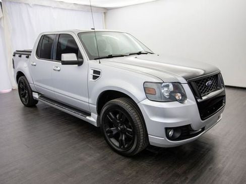 Used 2009 Ford Explorer Sport Trac Adrenalin image 2