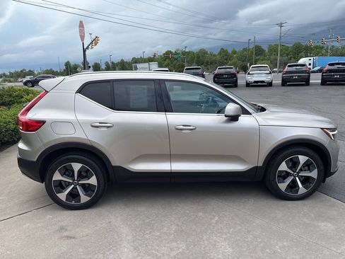 Certified 2023 Volvo XC40 B5 Plus w/ Climate Package AWD/4WD image 5