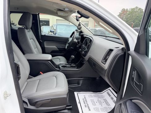 Used 2021 Chevrolet Colorado W/T RWD image 8