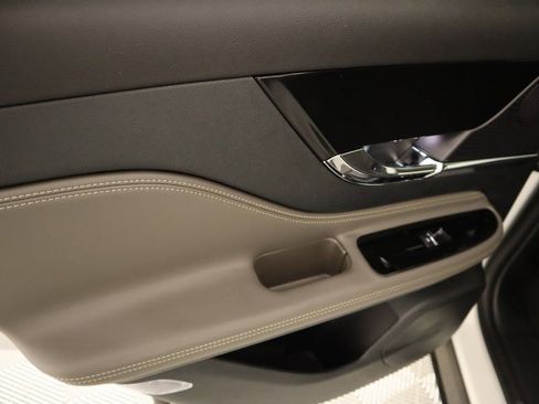 New 2025 Lincoln Corsair Grand Touring AWD/4WD image 18