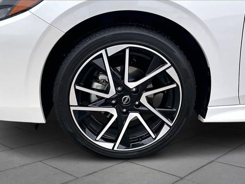 Certified 2025 Nissan Sentra SR image 10