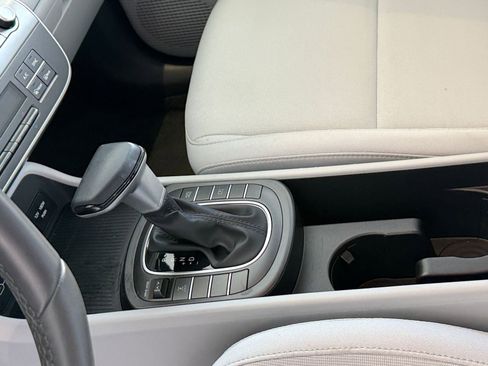 Used 2025 Hyundai Kona SEL image 41