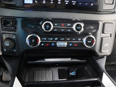 Used 2025 Ford F350 Platinum image 10