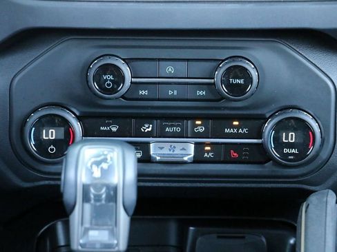 Used 2025 Ford Bronco Badlands w/ Sasquatch Package AWD/4WD image 29
