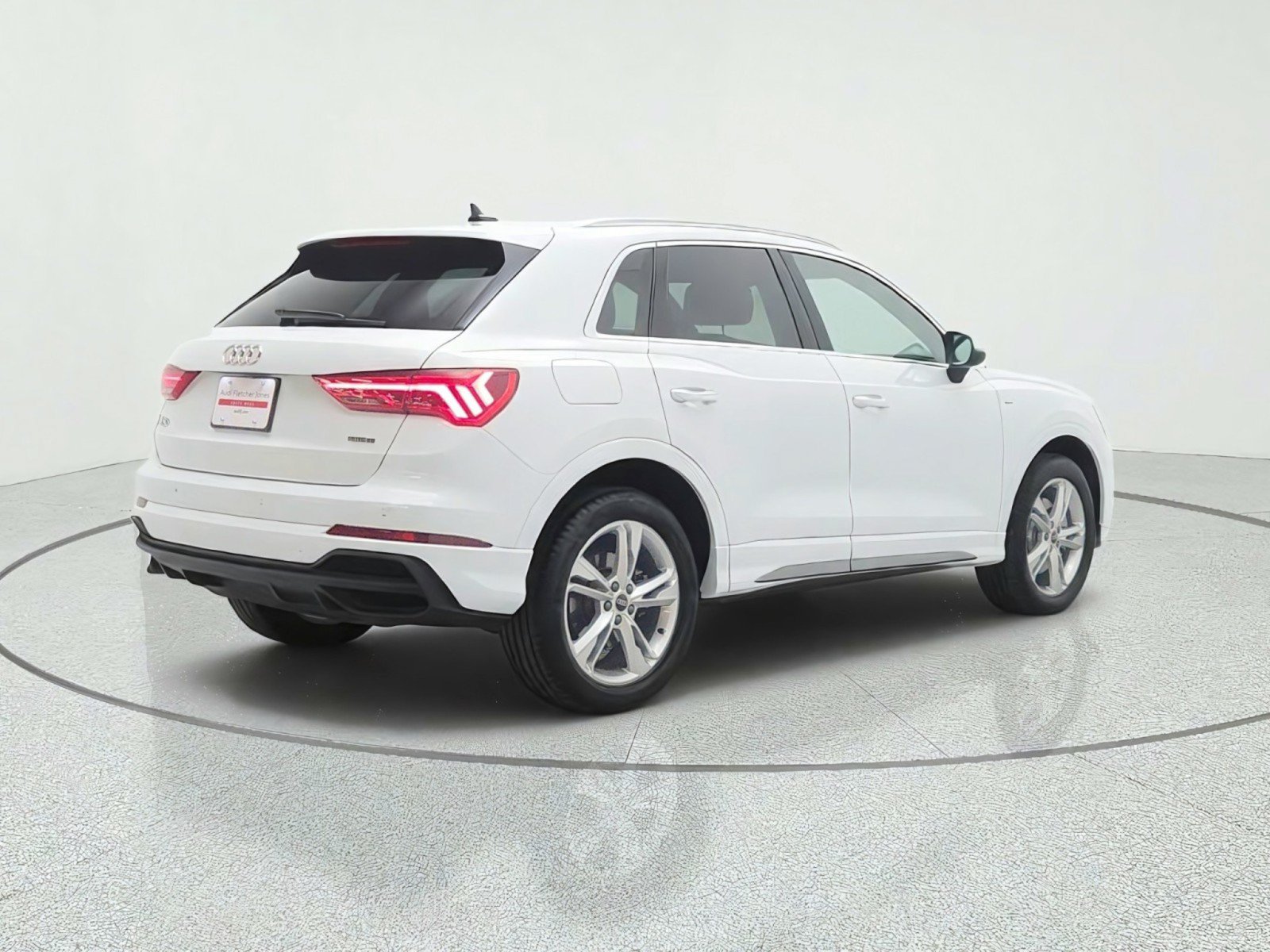 Used 2024 Audi Q3 2.0T Premium w/ Convenience Package AWD/4WD image 5