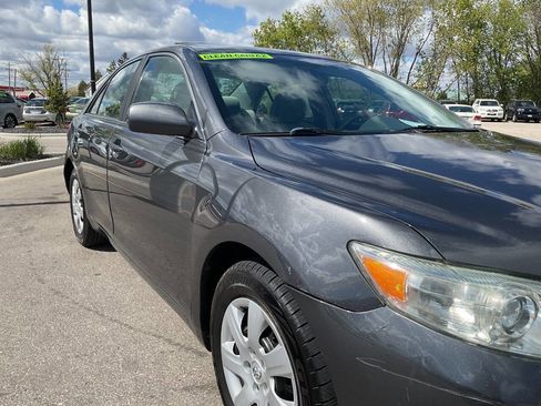 Used 2011 Toyota Camry LE FWD image 11