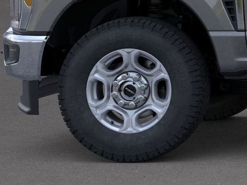 New 2026 Ford F250 XLT image 19